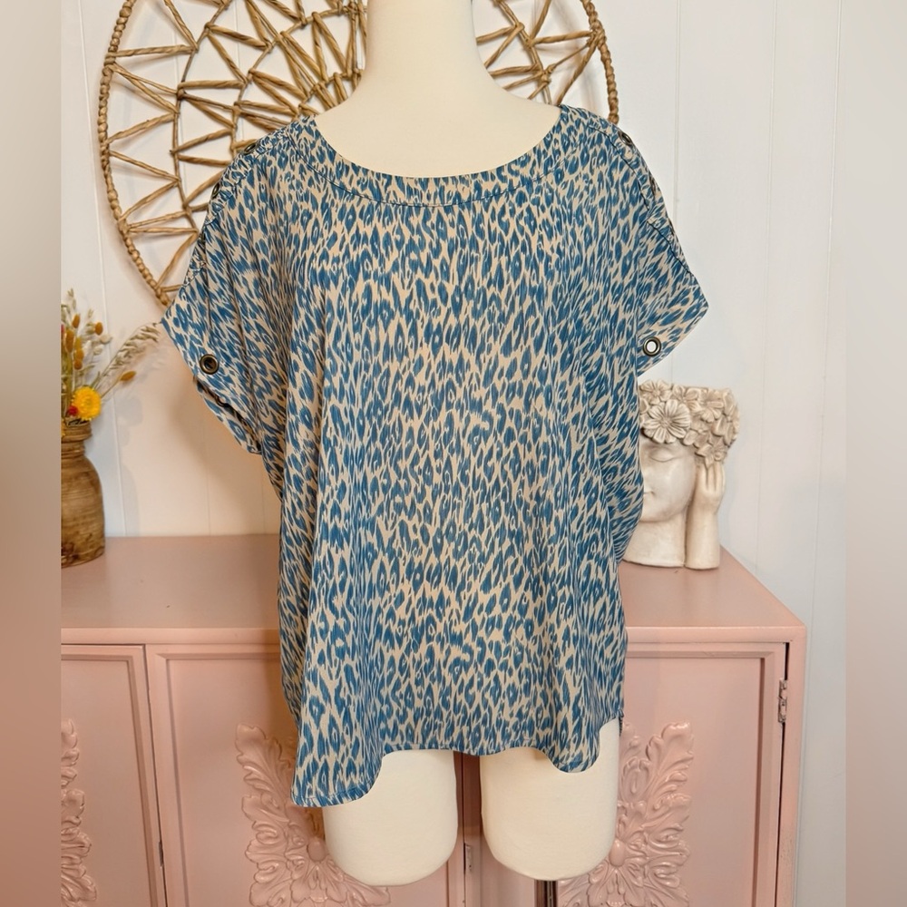 Collective Concepts Blue and Cream Blouse